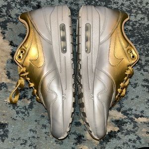 Nike Air Max 1 LX - women’s size 8 - good condition